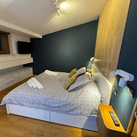 Apartment Homein 1 *